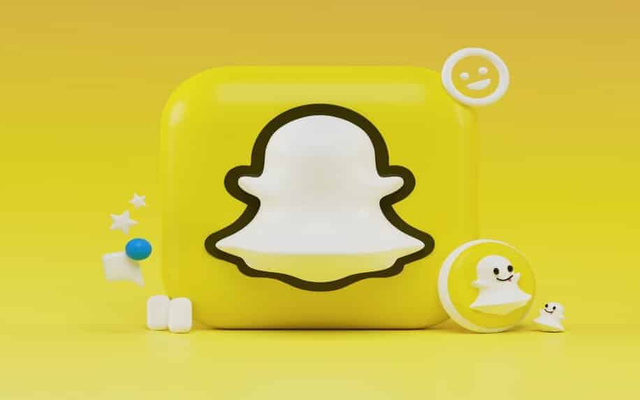 Yellow snapchat logo - List of Social Media Sites